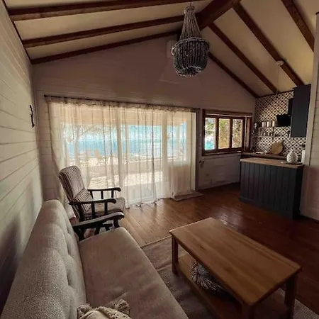 Mountain House With Sea View *